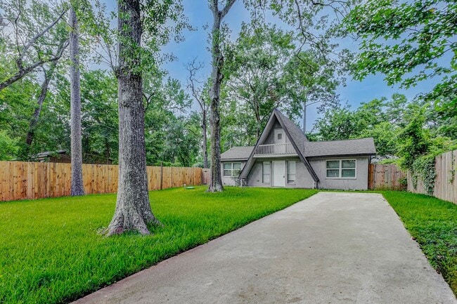 408 Commanche Rd in Montgomery, TX - Building Photo - Building Photo