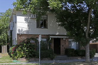 1516 28th St in Sacramento, CA - Foto de edificio - Building Photo