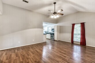 115 Delaware Dr in Montgomery, TX - Building Photo - Building Photo