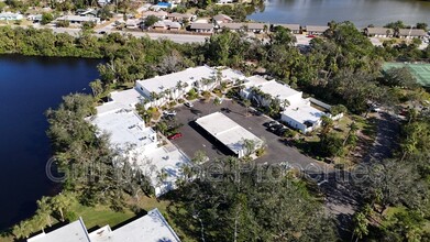 315 Timber Lake Dr in Bradenton, FL - Foto de edificio - Building Photo