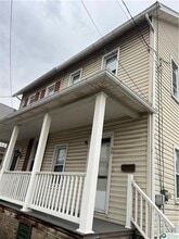 37 E Pennsylvania Ave in Pen Argyl, PA - Building Photo - Building Photo