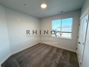 13527 S Hanley Ln in Riverton, UT - Building Photo - Building Photo