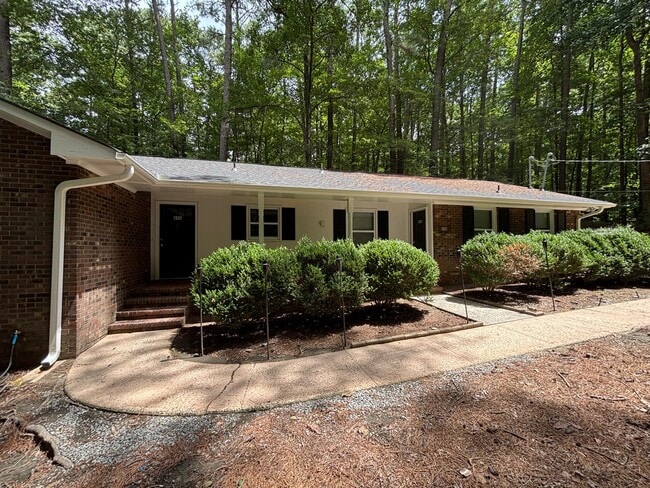 69 Merritt Dr, Unit A in Chapel Hill, NC - Building Photo - Building Photo