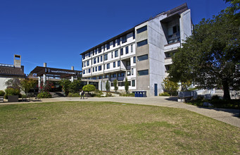 Porter College B in Santa Cruz, CA - Building Photo - Building Photo