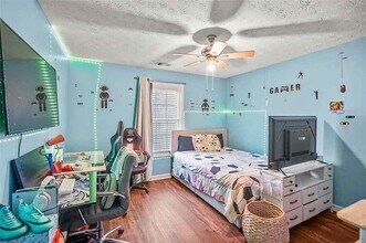 340 Lazy Willow Ln in Lawrenceville, GA - Foto de edificio - Building Photo