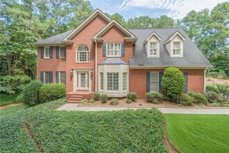 530 Saddlebrook Dr in Roswell, GA - Building Photo - Building Photo