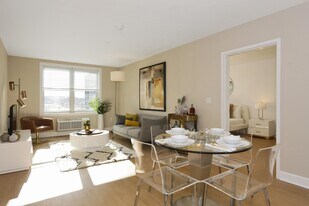 123 44TH St in Union City, NJ - Building Photo