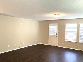 115 Clover Leaf Ln in Red Oak, TX - Building Photo - Building Photo