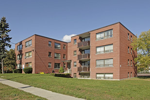 172-174 Berry Rd in Toronto, ON - Building Photo
