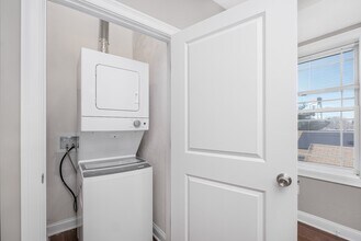 125 Addison St, Unit #1 in Boston, MA - Foto de edificio - Building Photo