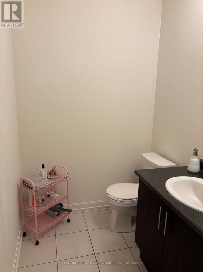 487 Queen St in Newmarket, ON - Building Photo - Building Photo