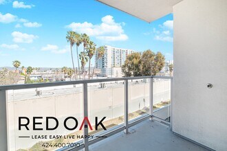 11405 Chandler Blvd in North Hollywood, CA - Building Photo - Building Photo