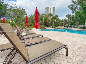 3400 NE 192nd St, Unit 1902 in Aventura, FL - Building Photo - Building Photo