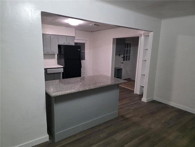 2411 Lauradale Dr in New Orleans, LA - Building Photo - Building Photo