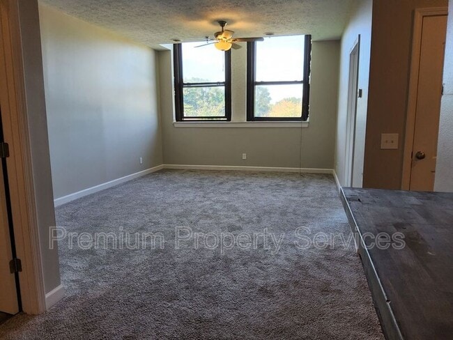 2208 8th St in Rockford, IL - Foto de edificio - Building Photo