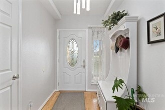 9380 Ruth Marie Dr in Middleton, ID - Building Photo - Building Photo