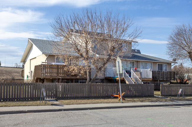 2719 78 Av SE in Calgary, AB - Building Photo - Building Photo