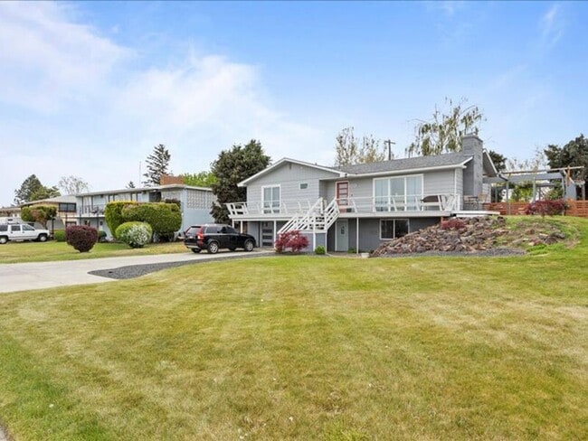 3603 W Canal Dr in Kennewick, WA - Building Photo - Building Photo