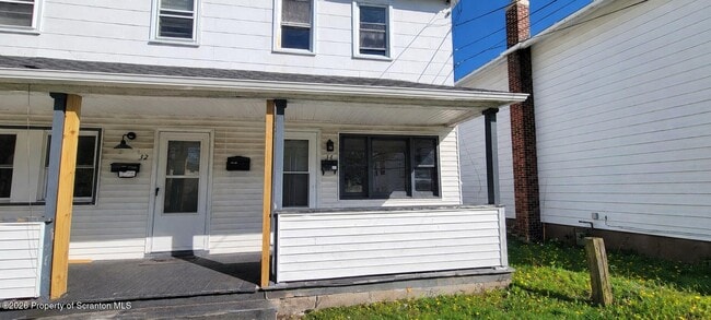 property at 32 Murray St