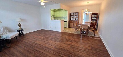 358 Chatham R in West Palm Beach, FL - Building Photo - Building Photo