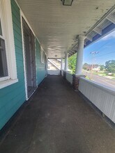 461 E Broad St in Elyria, OH - Building Photo - Building Photo