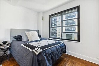 200 E 16th St in New York, NY - Building Photo - Building Photo