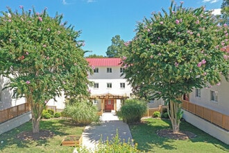 The Wilson Apartments in Carrboro, NC - Building Photo - Building Photo