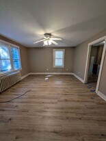 1666 Crafton Blvd in Pittsburgh, PA - Building Photo