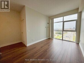 8763 Bayview Ave in Richmond Hill, ON - Building Photo - Building Photo