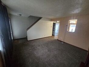 2818 22nd Ave W in Williston, ND - Building Photo - Building Photo