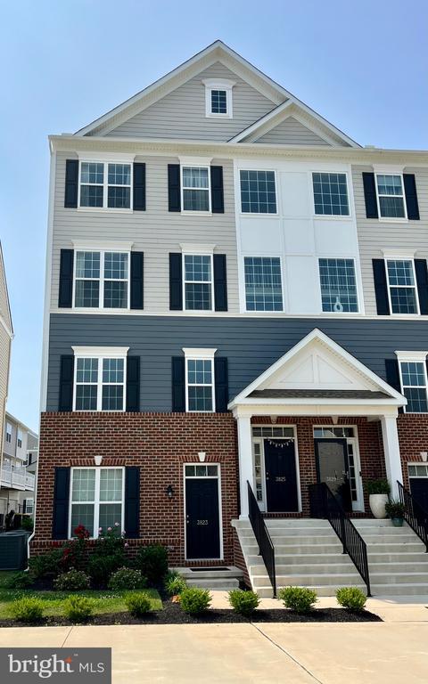 property at 3823 Green St