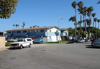 The Palms at Midtown in Ventura, CA - Foto de edificio - Building Photo