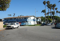 The Palms at Midtown in Ventura, CA - Building Photo - Building Photo