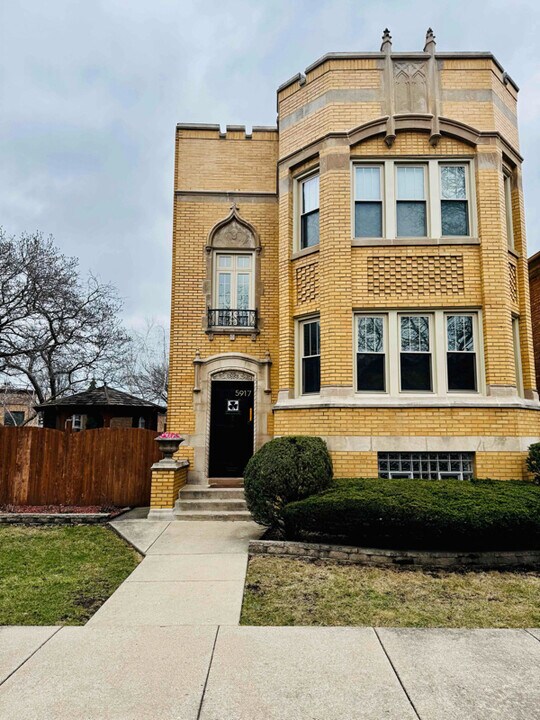 5917 N Virginia Ave in Chicago, IL - Building Photo