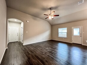 112 Highland Vw in New Braunfels, TX - Building Photo - Building Photo