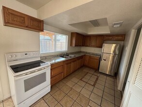 5703 N 43rd Ln in Glendale, AZ - Building Photo - Building Photo