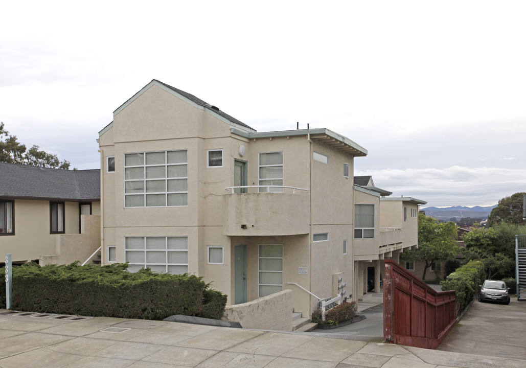 333 Larkin St in Monterey, CA - Building Photo