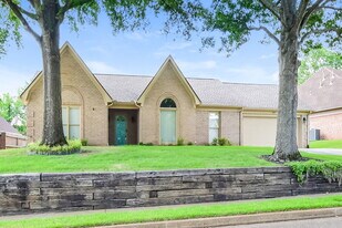 605 Sanga Cir E in Memphis, TN - Building Photo