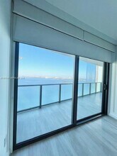 460 NE 28th St, Unit 3203 in Miami, FL - Foto de edificio - Building Photo