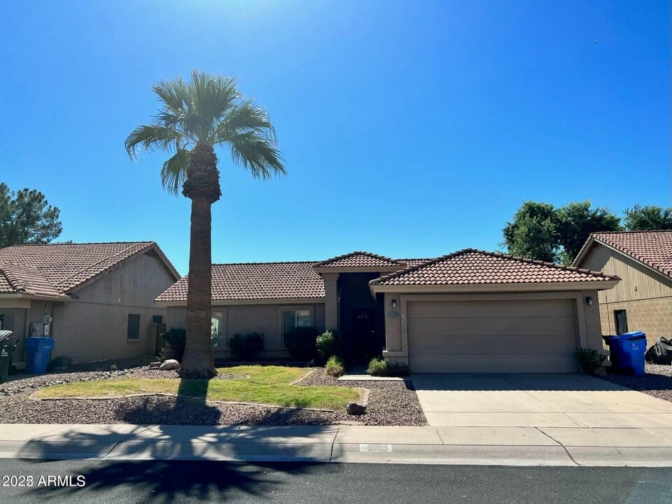 1231 E San Angelo Ave in Gilbert, AZ - Building Photo