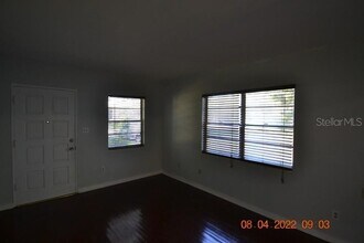 2801 Sanders Dr in Tampa, FL - Building Photo - Building Photo