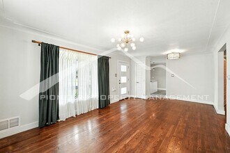2885 S Pennsylvania St in Englewood, CO - Building Photo - Building Photo