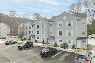 Silver Isle Way in Meriden, CT - Building Photo - Building Photo