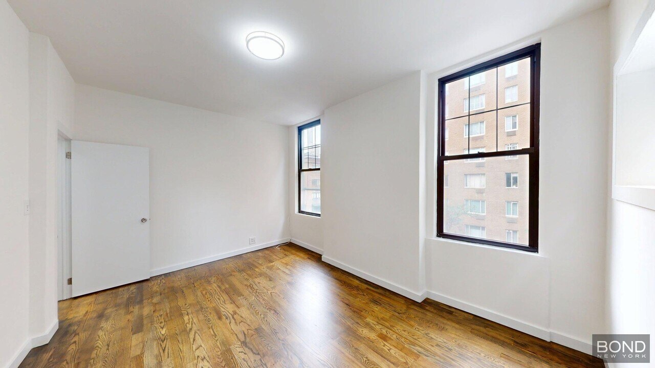 985 Lexington Ave in New York, NY - Building Photo