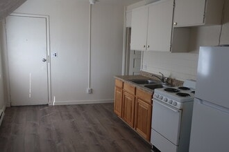 525 S Mission St, Unit #2 in Wenatchee, WA - Building Photo - Building Photo