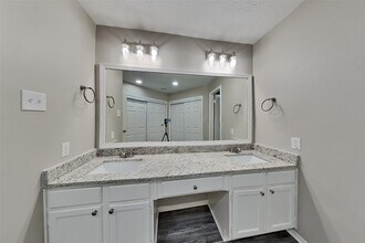 4622 Pecan Grove Dr in Pearland, TX - Foto de edificio - Building Photo