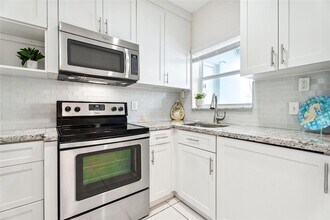 315 Van Buren St, Unit 105B in Hollywood, FL - Building Photo - Building Photo