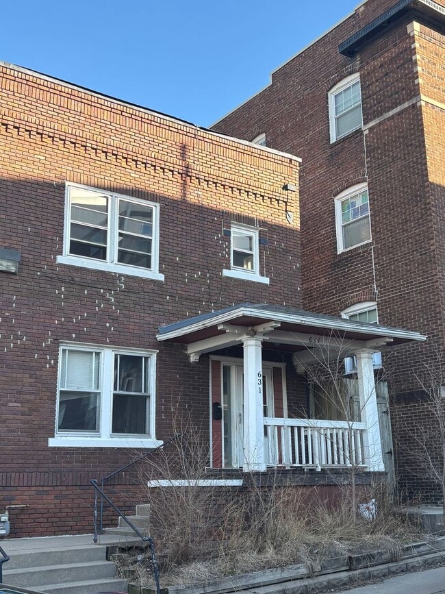 629-631 S 19th Ave in Omaha, NE - Building Photo - Building Photo