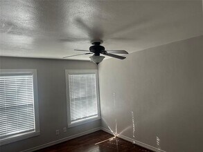 5012 W University Blvd in Dallas, TX - Building Photo - Building Photo