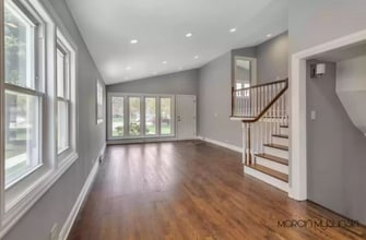 496 E Butterfield Rd in Elmhurst, IL - Building Photo - Building Photo